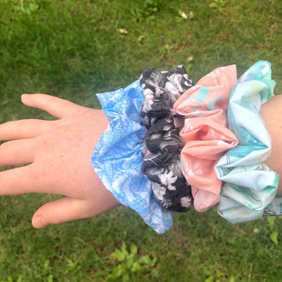 Scrunchie four pack! - Picture 2 of 6